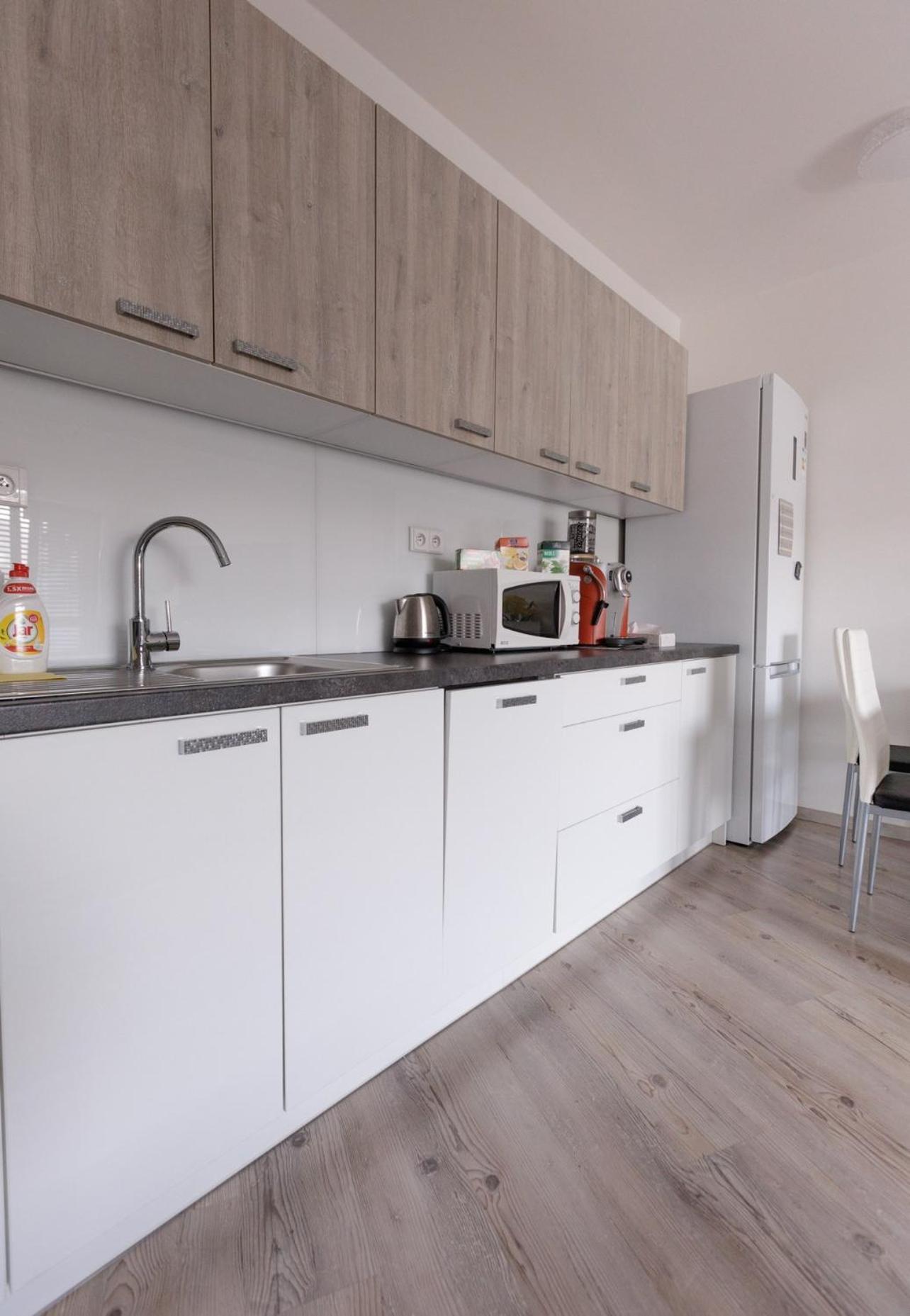 Miracle Apartment Bratislava Bagian luar foto